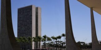 acordao-de-natal-afasta-o-risco-de-crise-entre-os-poderes-da-republica