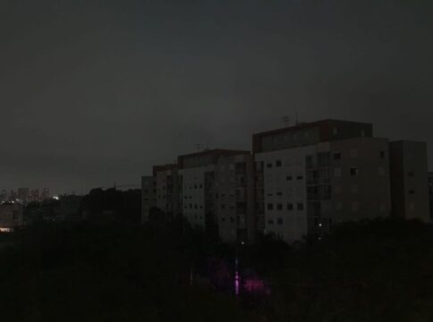 apagao-apos-ciclone:-1,5-milhao-de-imoveis-seguem-sem-luz-em-sp