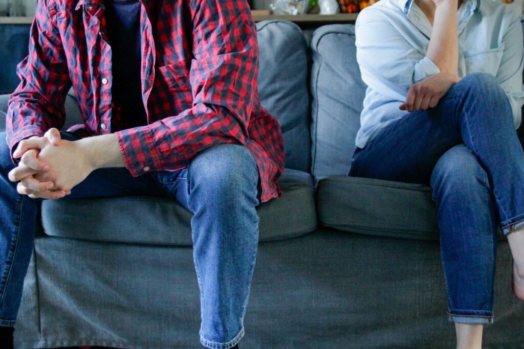 homem-e-criticado-apos-chamar-esposa-de-nojenta-por-habito-no-banheiro