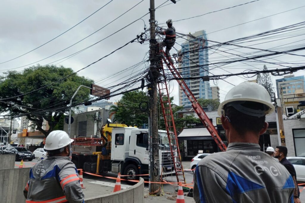 apagao-em-sp:-procon-alerta-enel-sobre-riscos-aos-servicos-essenciais