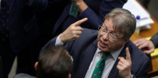 vice-lider-do-pl-se-manifesta-apos-ser-destituido-por-voto-pro-glauber