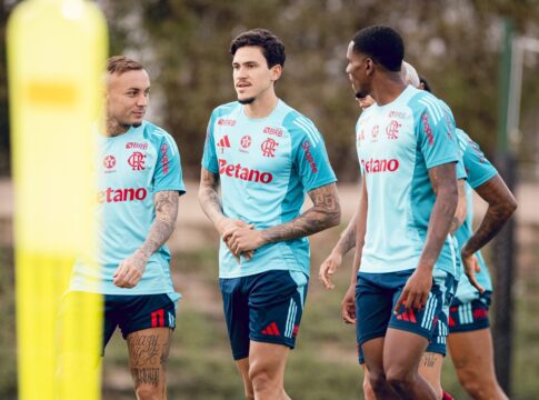 pedro-volta-a-treinar-pelo-flamengo-apos-lesao-na-coxa.-confira