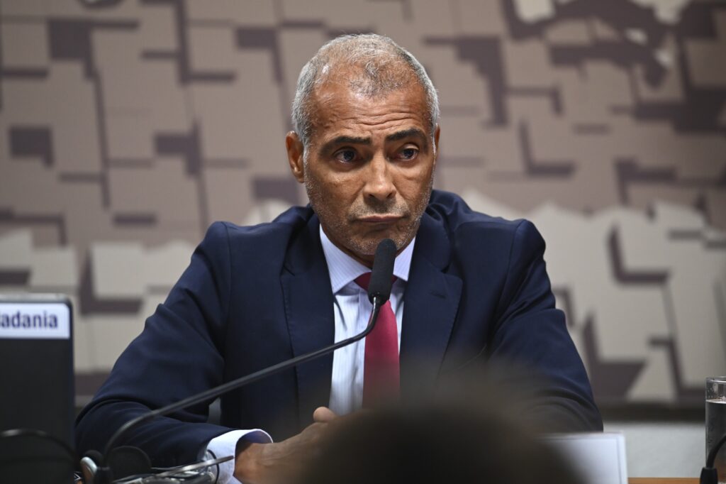 romario-anuncia-que-vai-se-licenciar-do-senado.-saiba-por-que