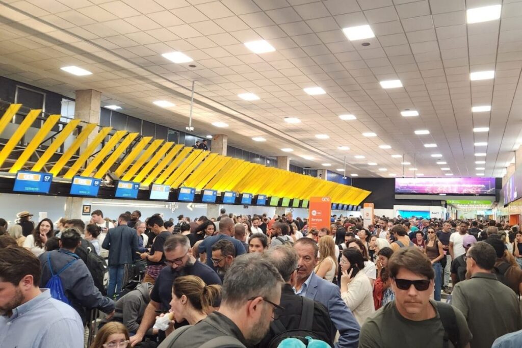 drama-de-passageiros-ja-dura-mais-de-24-horas-em-aeroportos-de-sp