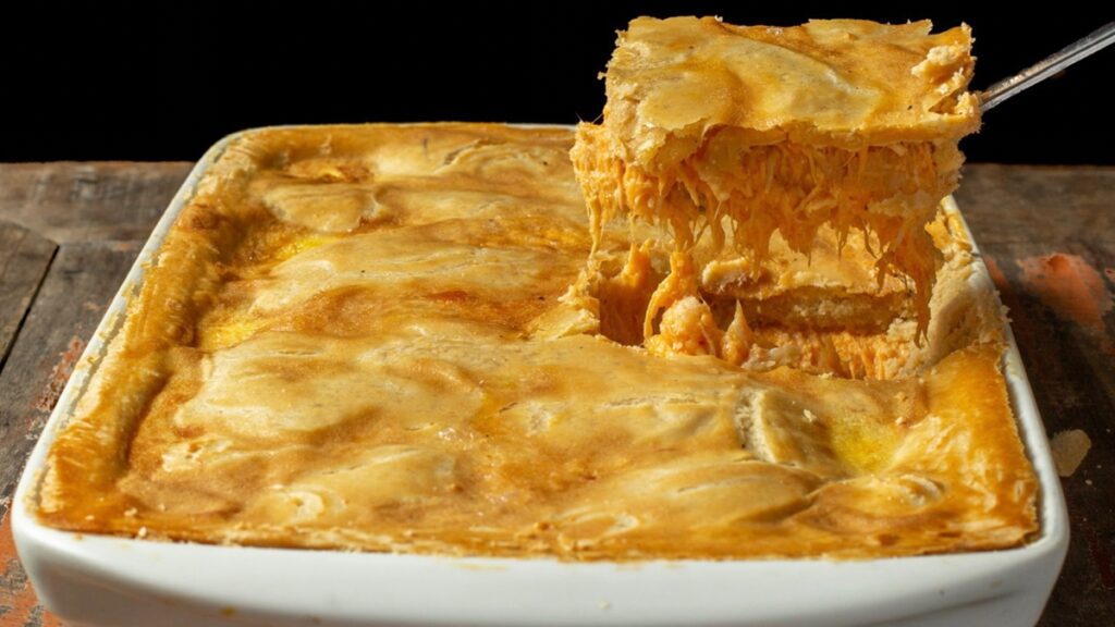 empadao-de-frango-na-travessa-cremoso-e-facil