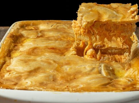 empadao-de-frango-na-travessa-cremoso-e-facil