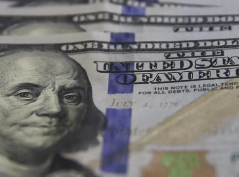 dolar-cai-para-r$-5,40-com-reuniao-do-copom-e-mercado-externo