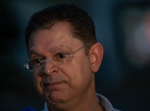 sostenes-chama-moraes-de-“ditador-psicopata”-apos-decisao-sobre-zambelli