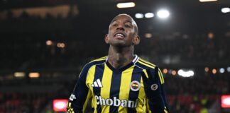 brasileiro-crava-hat-trick-em-vitoria-do-fenerbahce-na-liga-europa