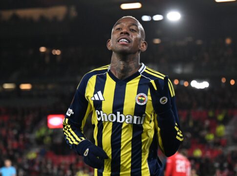 brasileiro-crava-hat-trick-em-vitoria-do-fenerbahce-na-liga-europa