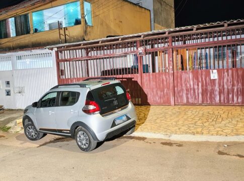 “nariz-dela-sangrava”,-diz-vizinha-de-casa-onde-bebe-morreu-enforcada