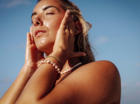 6-procedimentos-esteticos-para-evitar-no-fim-do-ano,-segundo-dermato