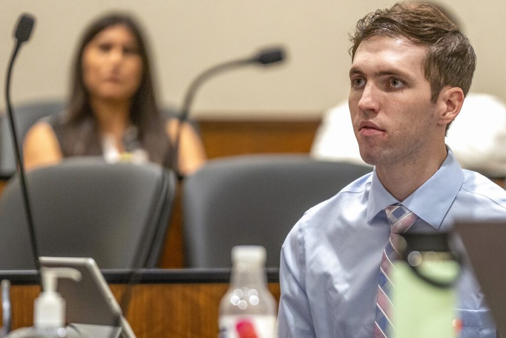 suspeito-de-matar-charlie-kirk-comparece-ao-tribunal-pela-primeira-vez