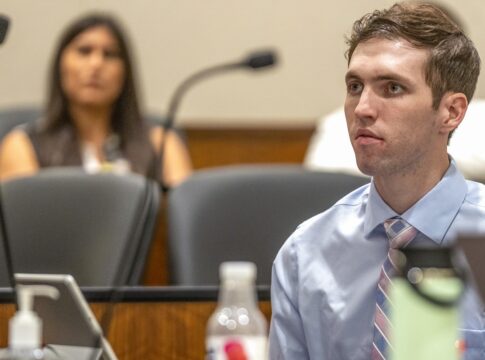 suspeito-de-matar-charlie-kirk-comparece-ao-tribunal-pela-primeira-vez