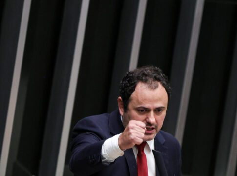 a-punicao-de-glauber-braga