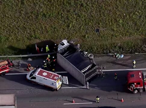 acidente-grave-com-caminhao-interdita-2-faixas-no-rodoanel