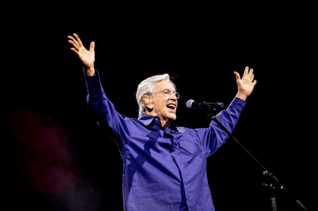 caetano-veloso-emociona-brasilia-com-seis-decadas-de-mpb