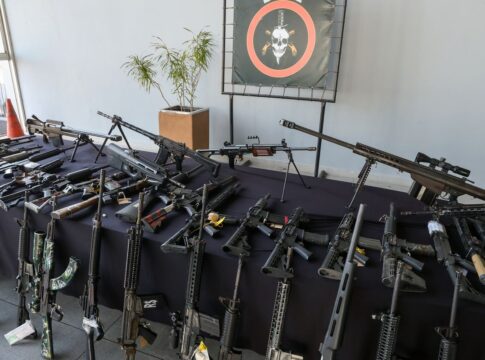 policia-do-rio-prende-12-pessoas-em-operacao-contra-comando-vermelho