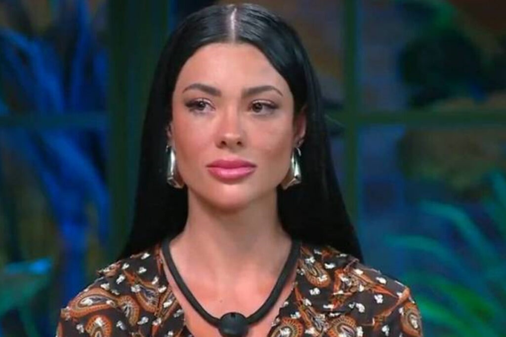 Rayane Figliuzzi reage após operação em clínica terminar em prisão rayane-figliuzzi-reage-apos-operacao-em-clinica-terminar-em-prisao