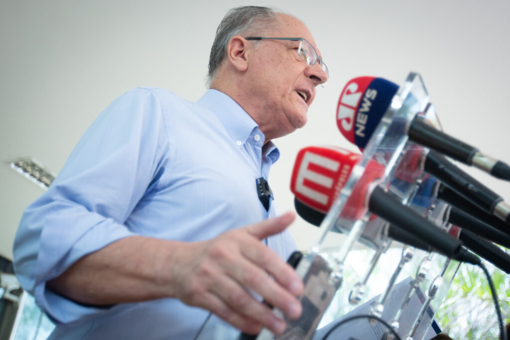 alckmin:-“nao-tem-sentido”-o-brasil-ter-2a-maior-taxa-de-juro-do-mundo