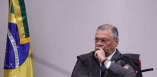 em-decisao,-dino-explica-motivo-de-mandar-fazer-buscas-na-camara