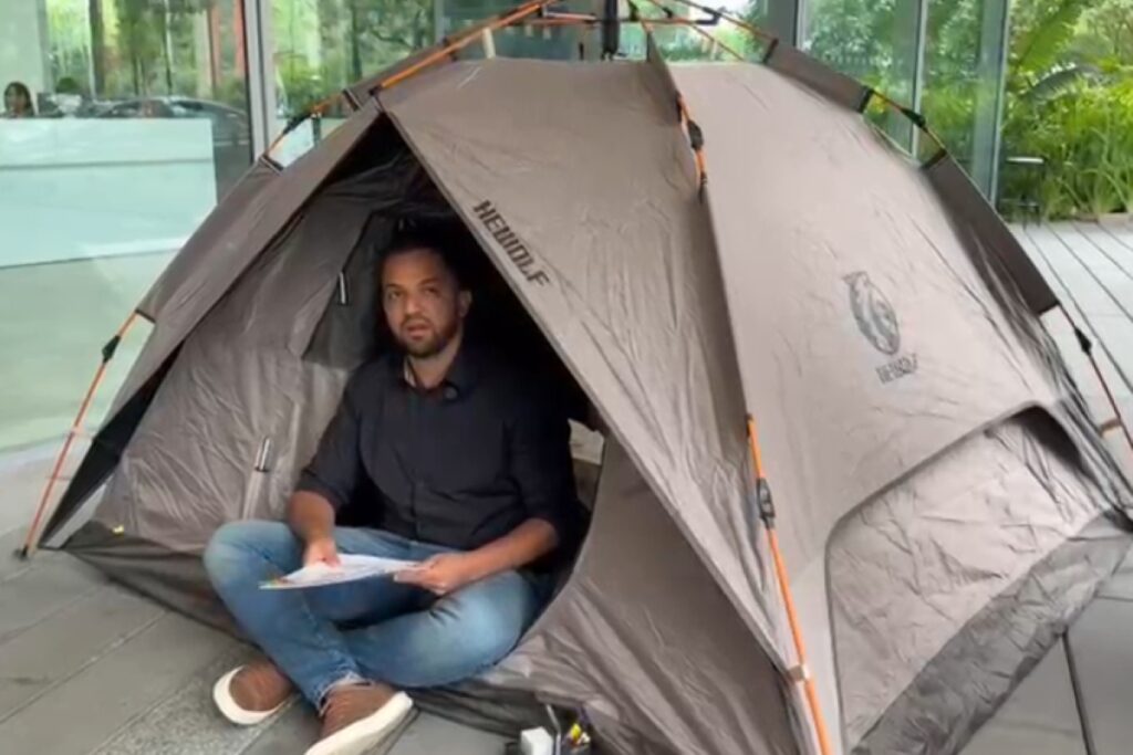 protesto-contra-apagao:-prefeito-de-cidade-na-grande-sp-acampa-na-enel