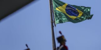 politicos-e-autoridades-celebram-queda-da-lei-magnitsky-contra-moraes