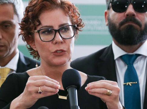 zambelli-deve-ficar-presa-em-brasilia-se-for-extraditada-pela-italia