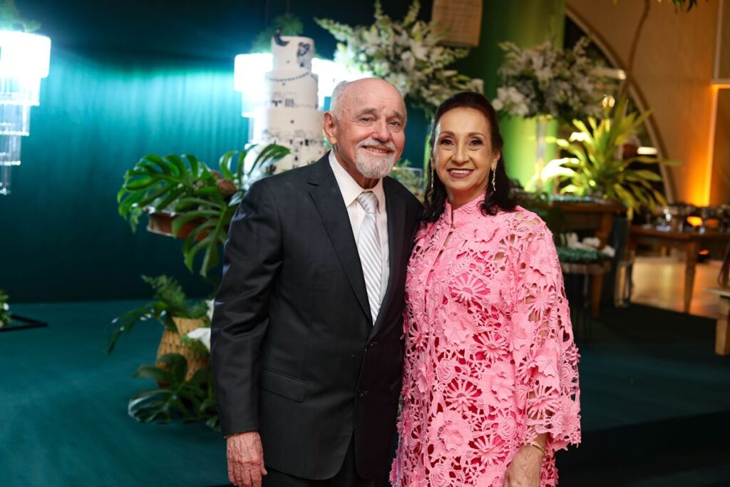 francisco-machado-reune-amigos-e-familiares-para-brindar-seus-80-anos