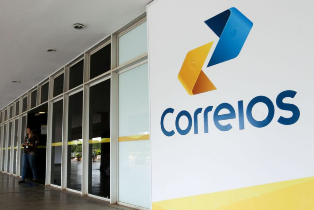 correios-admitem-risco-de-nao-pagar-13o-apos-reuniao-no-tst