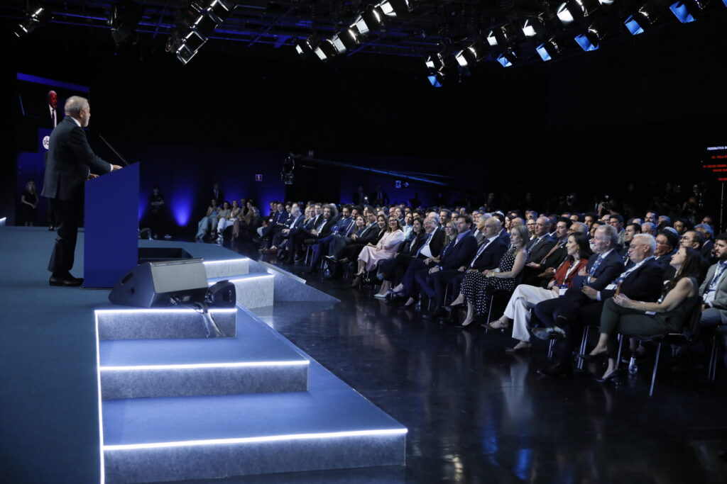 magnitsky:-lula-diz-que-suspensao-foi-“presente”-de-trump-a-moraes