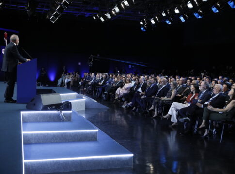 magnitsky:-lula-diz-que-suspensao-foi-“presente”-de-trump-a-moraes