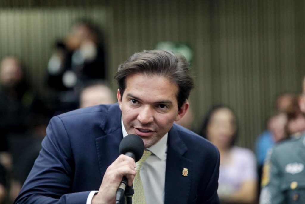 uniao-recua-e-decide-apoiar-reeleicao-de-teixeira-na-camara-de-sp