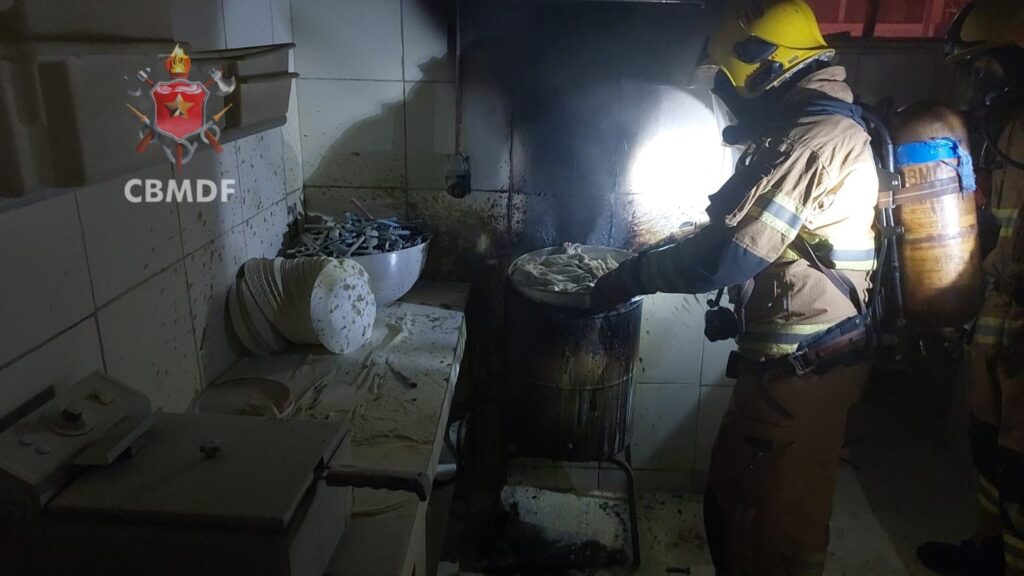 incendio-em-fritadeira-de-restaurante-na-asa-sul-mobiliza-bombeiros