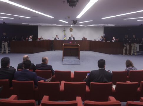trama-golpista:-saiba-como-foi-o-1o-dia-do-julgamento-do-nucleo-2-no-stf