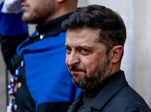 zelensky-e-pressionado-por-trump,-que-espera-fechar-acordo-de-paz