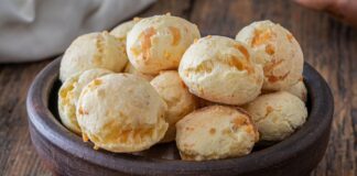 pao-de-queijo-de-liquidificador-facil-e-fofinho;-aprenda-a-receita