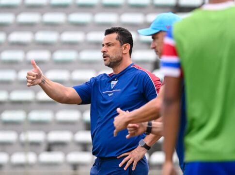 torcida-do-fortaleza-pede-para-fred-ser-treinador-do-time-profissional