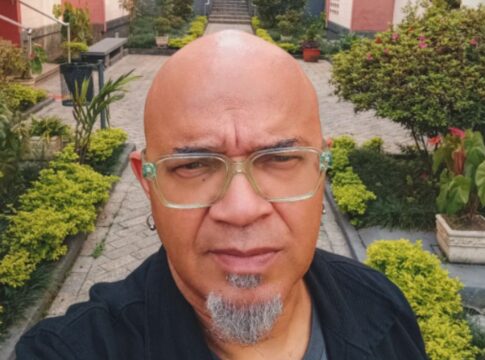 cantor-do-inocentes-e-plebe-rude-sofre-infarto-e-passa-por-cirurgia