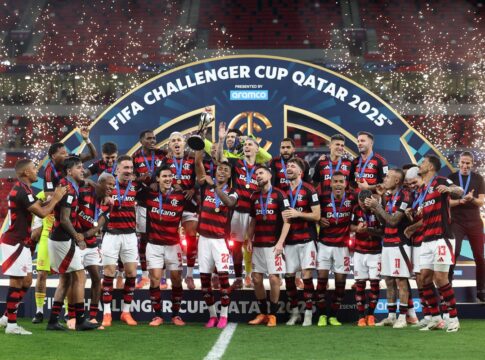 flamengo-vence-o-pyramids-e-ergue-trofeu-do-challenger-cup.-veja-video