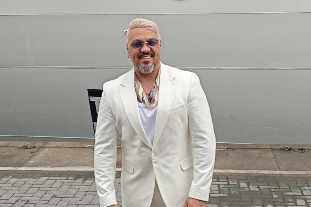 belo-exibe-novo-visual-no-navio-belo-em-alto-mar