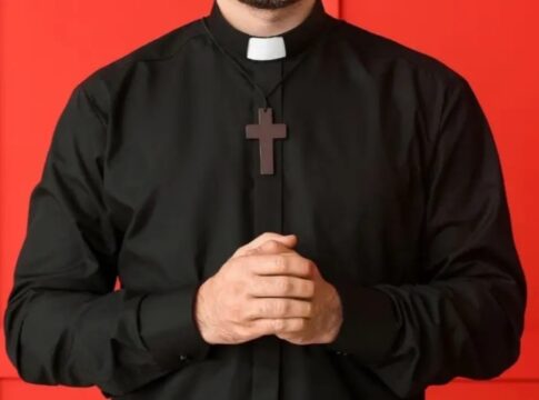 padre-e-indiciado-por-importunacao-sexual-contra-atendente-em-sc