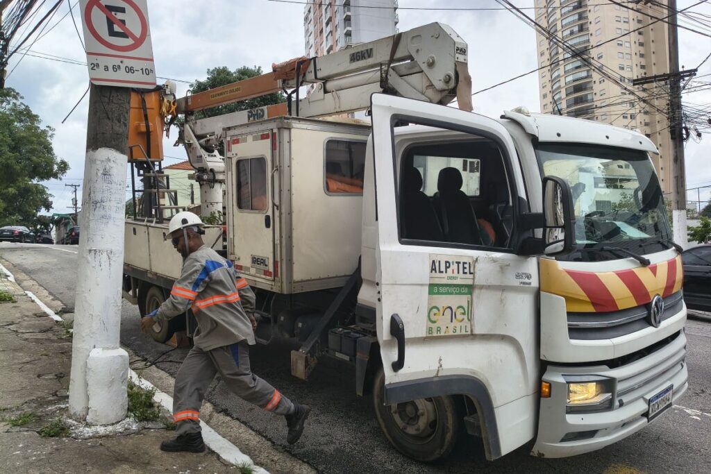 grande-sp-ainda-tem-quase-160-mil-imoveis-sem-energia-apos-apagao