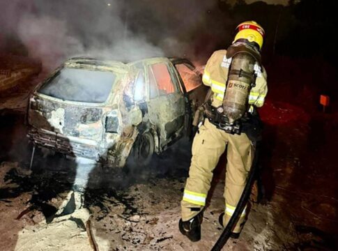 corpo-e-encontrado-dentro-de-porta-malas-de-carro-incendiado-no-df