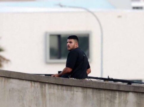 um-dos-suspeitos-de-tiroteio-que-matou-12-na-australia-e-identificado