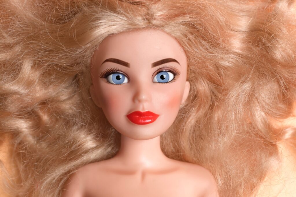 passado-secreto-e-escandaloso-da-barbie-vem-a-tona-em-novo-livro