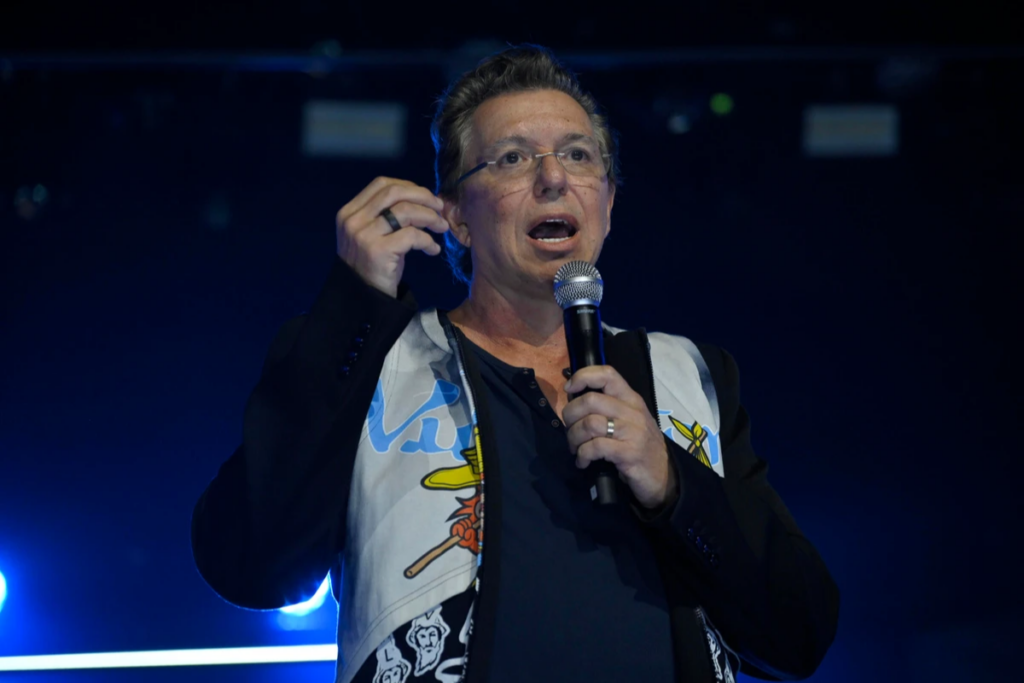 boninho-entra-em-a-fazenda-17-na-reta-final-do-reality.-entenda