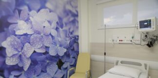 mulher-de-28-anos-morre-apos-cirurgia-de-implante-de-silicone-em-sp