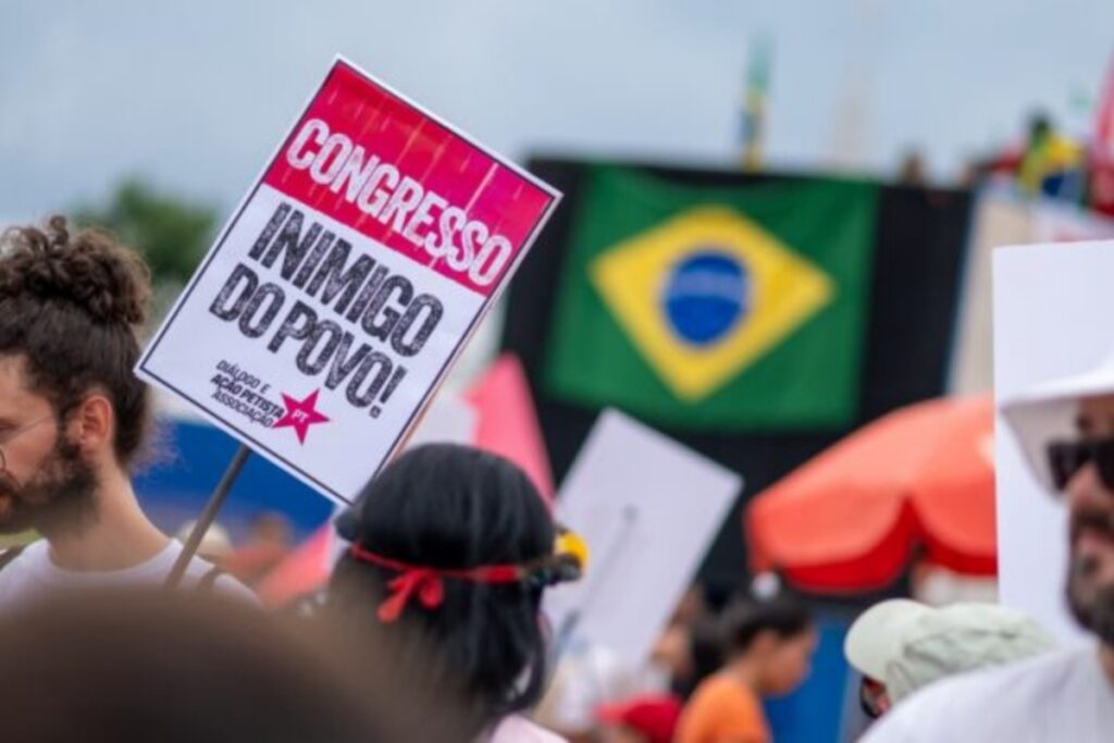 manifestantes-de-ao-menos-9-capitais-foram-as-ruas-durante-a-manha