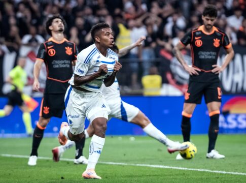 copa-do-brasil:-arroyo-marca-o-segundo-e-amplia-para-o-cruzeiro